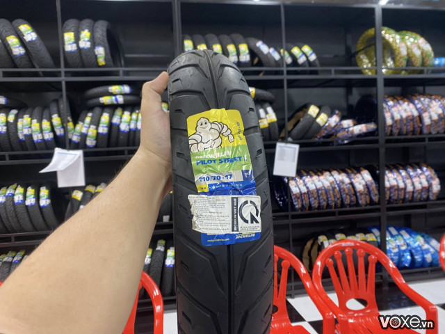 Vỏ michelin pilot street 2 11070-17 exciter winner - 1