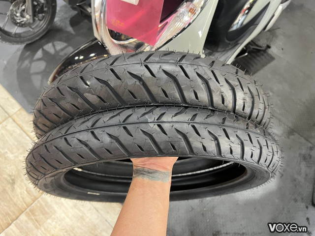 Thay vỏ xe điện klara neo loại nào tốt giá vỏ michelin bao nhiêu - 7