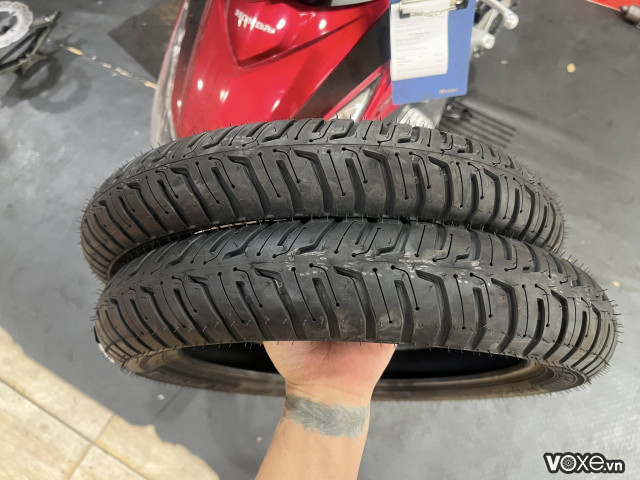 Thay vỏ xe điện klara neo loại nào tốt giá vỏ michelin bao nhiêu - 3