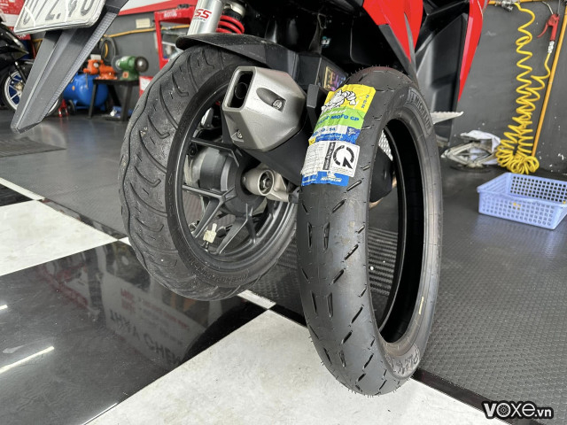 Kiểm tra và thay vỏ michelin cho xe tay ga sau tết nguyên đán - 5