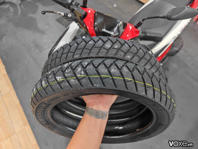 Kiểm tra và thay vỏ michelin cho xe tay ga sau tết nguyên đán - 6
