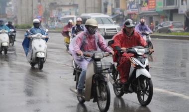 Xe máy nên thay vỏ xe loại nào cho mùa mưa?