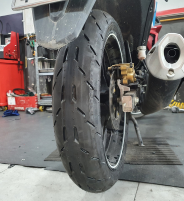 Vỏ Michelin Pilot Moto GP 120/70-17