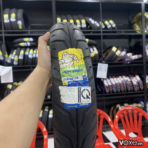Vỏ Michelin Pilot Street 2 110/70-17 Exciter, Winner